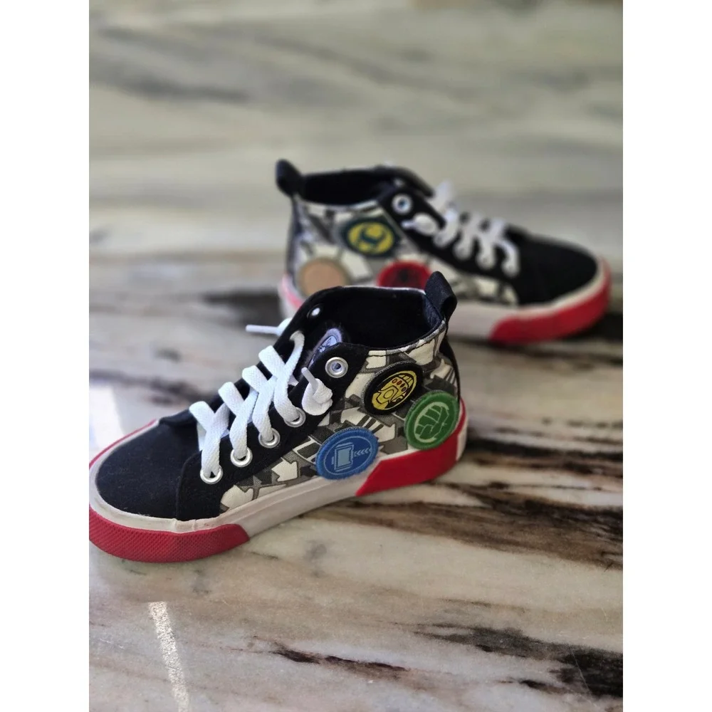 Marvel Avengers High Top Sneakers Black Red Kids Size‎ 11 Patches Superheros